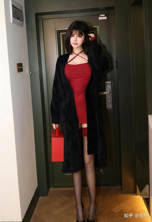 性感大尺度美女图片的相关介绍