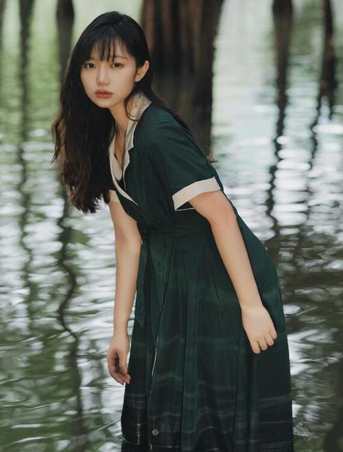 小妞影院的相关介绍