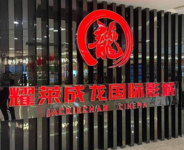 一边做一边摸一边亲一边脱的相关介绍