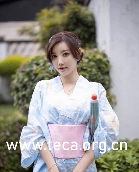 人妻少妇精品久久久久久0000的相关介绍