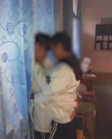 女人下身有黄色分泌物的相关介绍