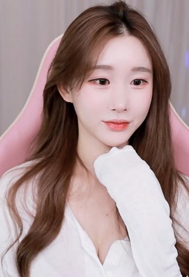 欧美巨波霸乳影院的相关介绍