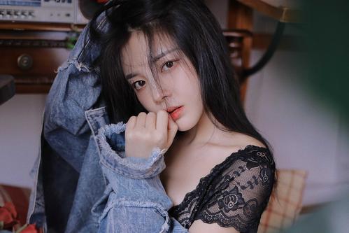 亚洲第一少妇的相关介绍
