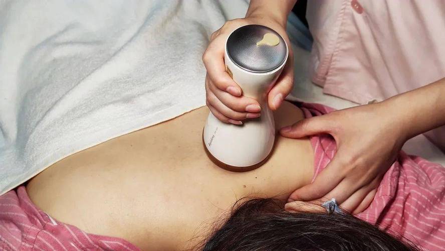 操中国美女教师的相关介绍