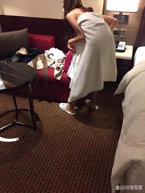 我操美女老师视频的相关介绍