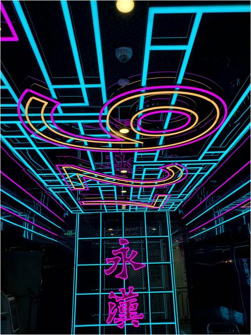操美女老师逼的相关介绍