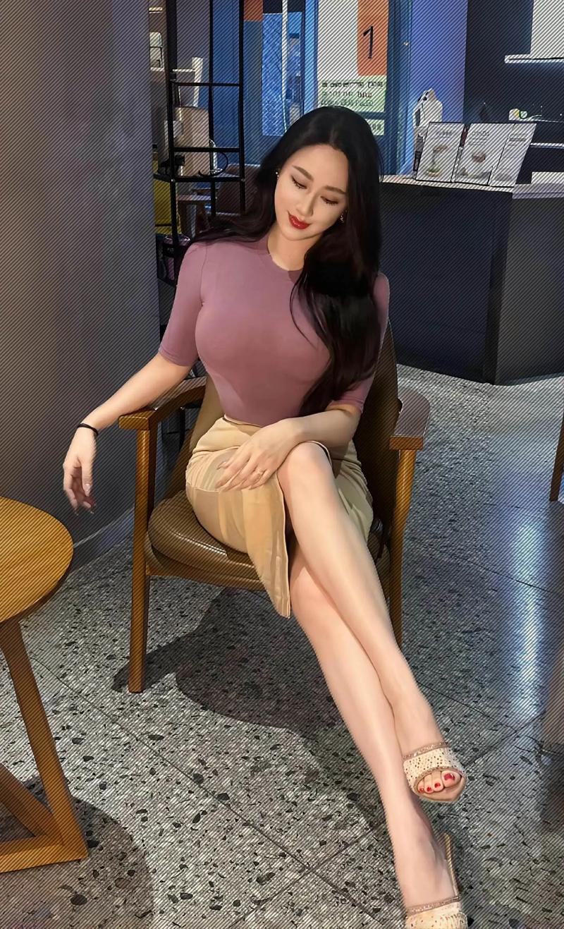 啪啪啪女老师的相关介绍