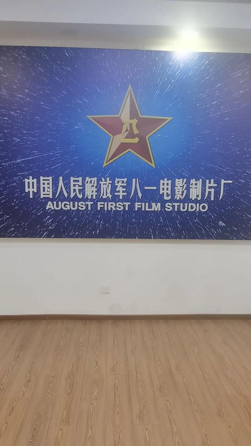 我操美女老师的逼的相关介绍