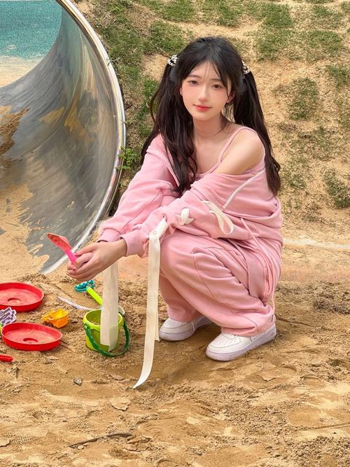 亚洲中文少妇的相关介绍