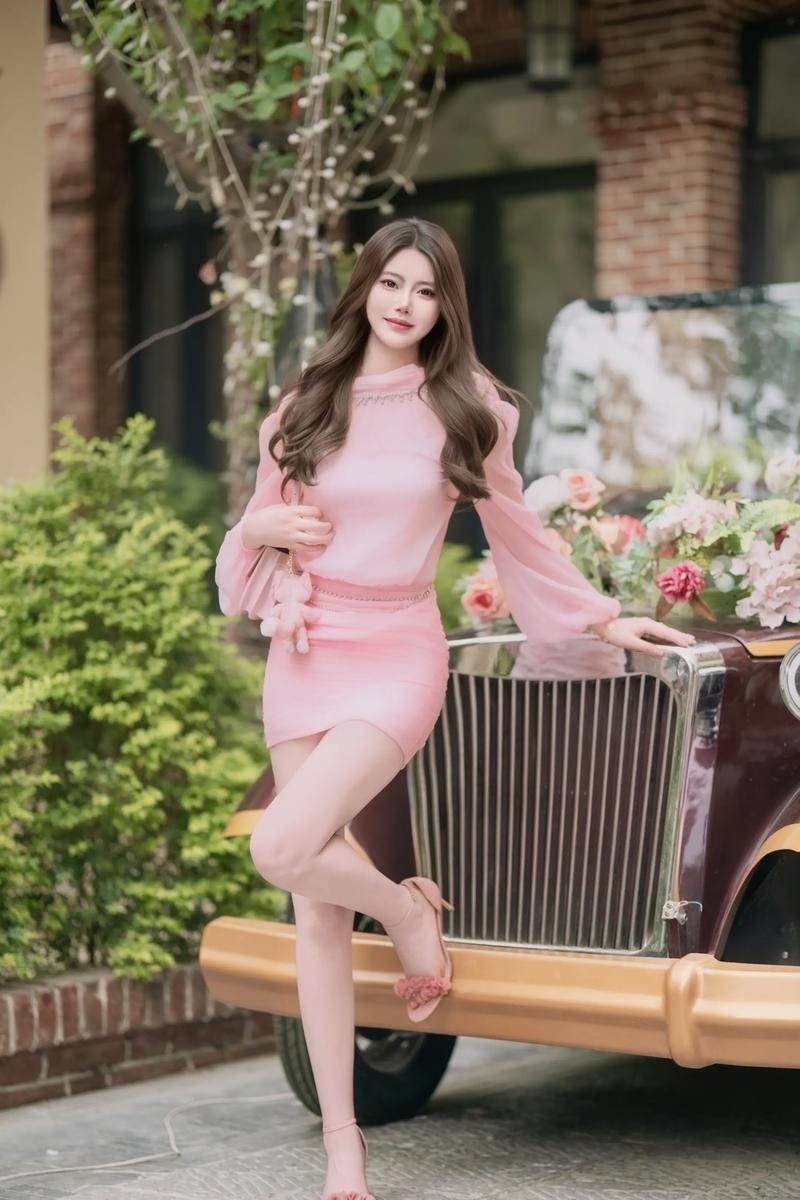 18禁美女在线网站的相关介绍