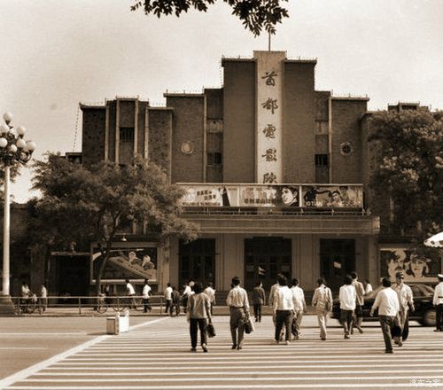 国产乱色精品的相关介绍