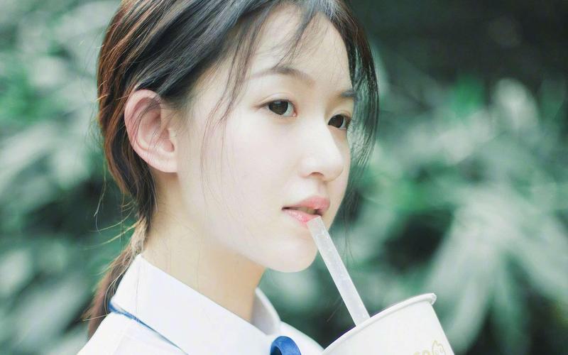 美女老师被猛操的相关介绍