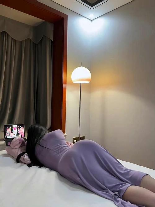 美女老师让我爽了一晚上的相关介绍